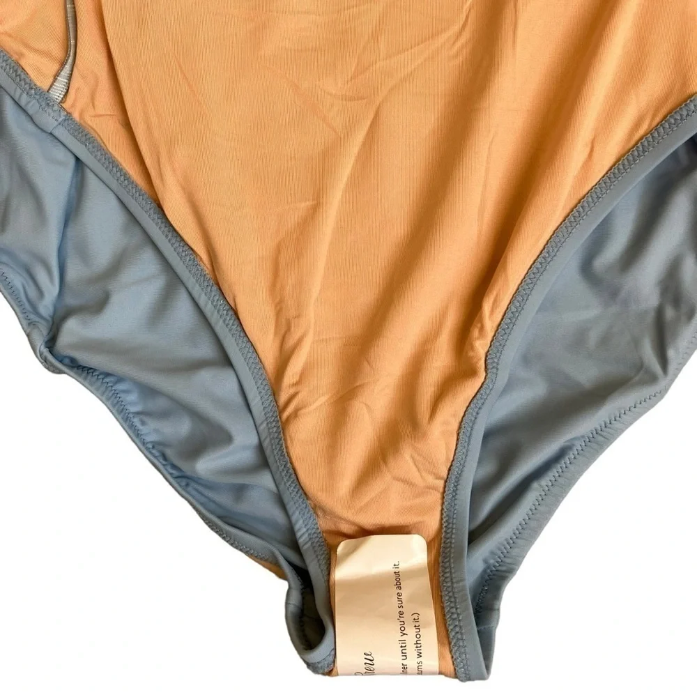 J. Crew size 24